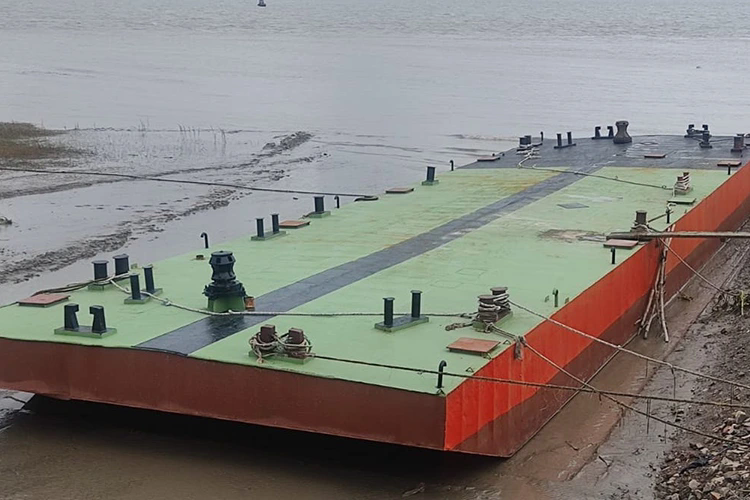 Hogyan javítja a ponton uszály a tengeri építkezést és a rakományszállítást?