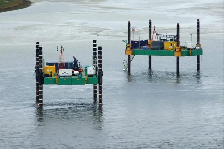 Geológiai Kutatás Önfelemelő Platform